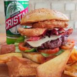 Hamburguesa y cerveza